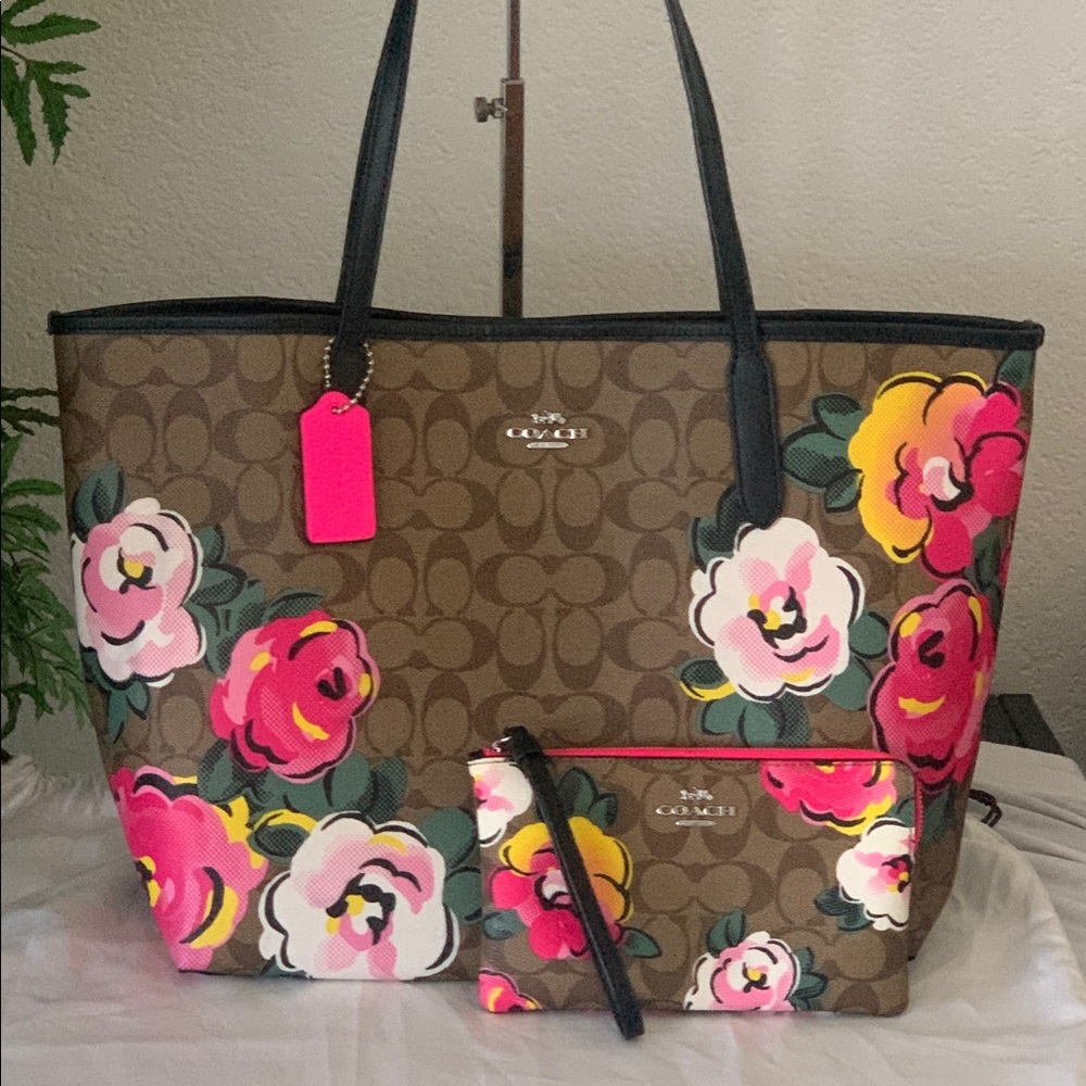 Coach LMT EDT City Tote  Set in Signature Canvas Vtge  Rose Print “LAST DISCOUNT